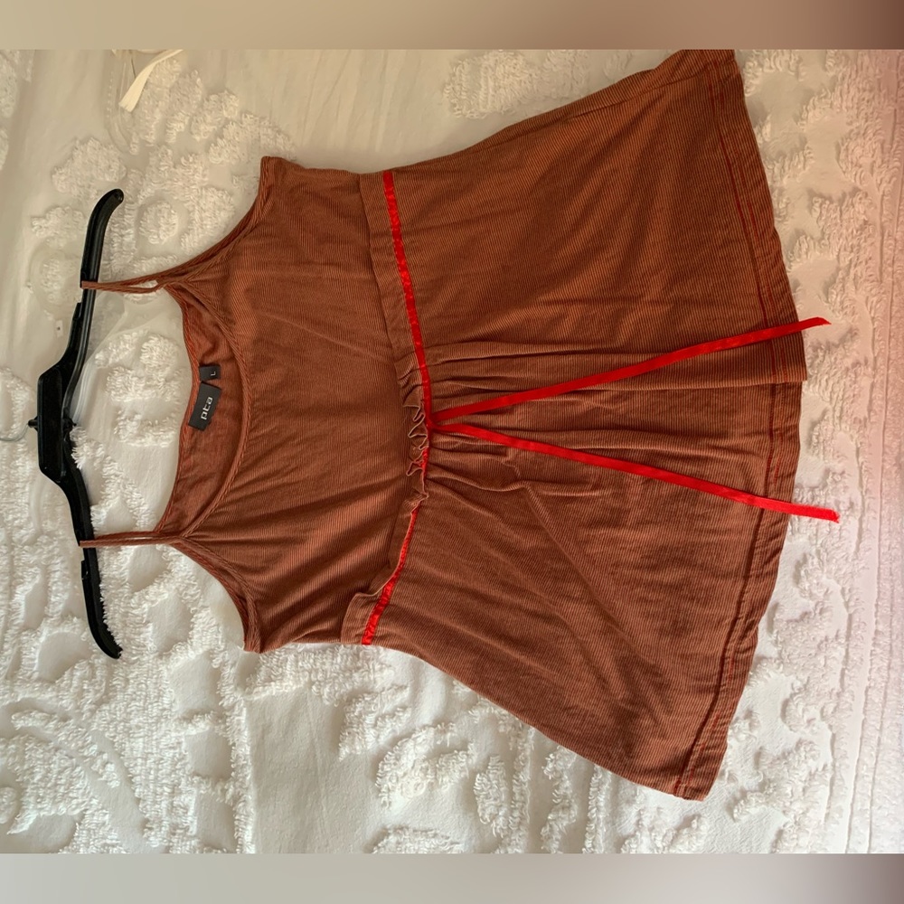 Bundle: J Crew White Cotton Tank w/💯%Silk Ruffle & PTA Red/Brown Cotton Tank L - Picture 15 of 16